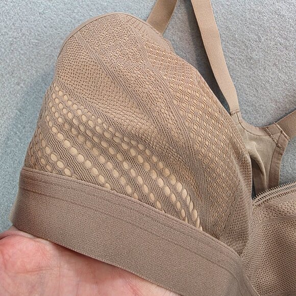 Lululemon Awake to Lace Athletic Soft Sand Bra Unpadded Wireless Comfort sz 34 C - Picture 5 of 9